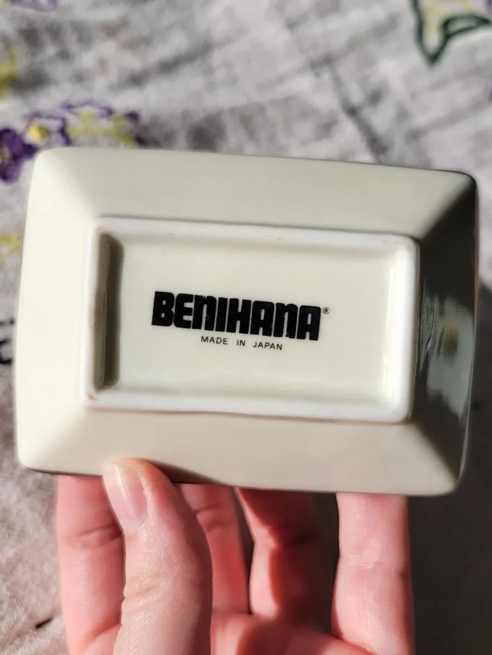 -'.🏵️ Benihana ceramic soy sauce tray 🏵️.'-
